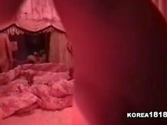 Корейская девушка из красных фонарей делает это без презерватива