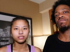 Scream Vietnamita Newbie Raya Nguyen Fucks Ronnie Hendrixxx