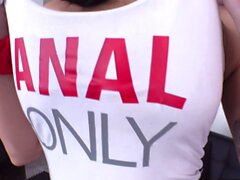 Anal Only öffnet Aviana Violet's Arsch