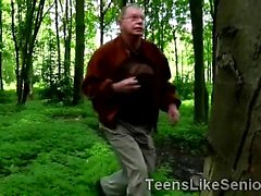 SENIOR SEDUCE TEEN short black hair in the wood.