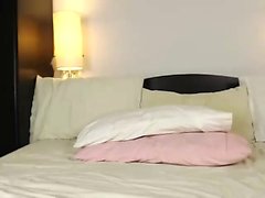 Maigre fille asiatique jouets chatte creampie sur webcam