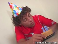 Anniversaire Latino Blowjob Surprise