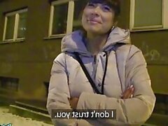 Kuuma tšekkiläinen tyttö vittuile kaveri autotallissa 1 - TERA Joy - Sunporno