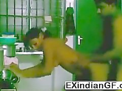 Indian par puta amateur en la cocina