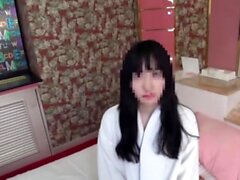 Cute bir Japon otomobil oral seks handjob