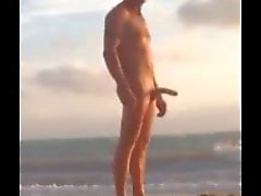 alasti rannalta pelata