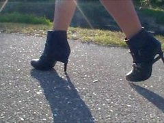 Gebrochene High Heels Trampling