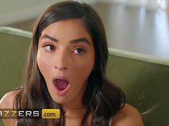 De brazzers Hot And moyenne Ariella de Ferrera Willis Émilie The Babysitters Sodomie l'Initiation