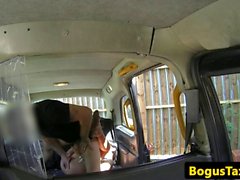 Bumfucked Brit taxis Garganta aire libre