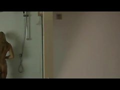 Sex kitten Chiki Dulce invites her lover into the shower