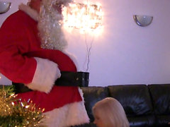 LACEYSTARR - he Saw abuelita Follar Papá Noel que