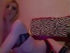 Loira tesão Tranny em lingerie na webcam