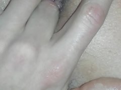 Fingers and mini gape