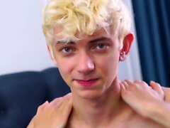 SOUTHERNSTROKES Blond Twink Elio Pjatteryd Masturbates Solo