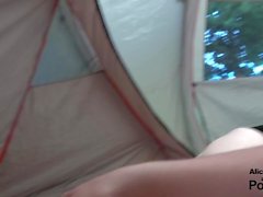 Camping público: Foda adolescente em uma barraca