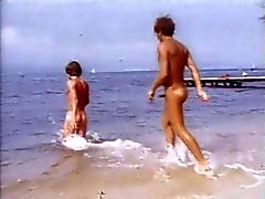 Calientes homosexuales en la playa de