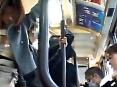 Publicsex asiatiche diteggiati sulla bus