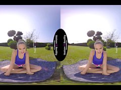 MatureReality - Junge Yoga Mutter