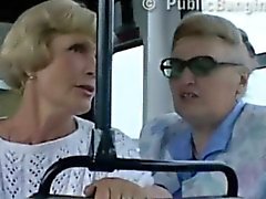 Sexe public au autobus urbains