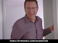 FamilyStrokes - Fucking Mon Hot Step-Mom pour son anniversaire