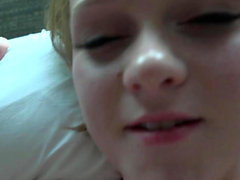 Lucy Valentine reitet deinen Schwanz im Bett (POV Style)