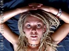 Dreadlock adolescente orgasmo