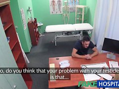 FakeHospital infermiera facilita l' a pressione nei studs palle