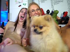 Amatoriali lesbiche bionda e bruna su webcam