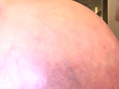 Big Boob Bruneta se masturba en la cámara web