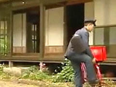 MILF japonesa aoi aoyama da una gran mamada de coche