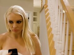 Naughty America - Kenzie Taylor pára um assaltante