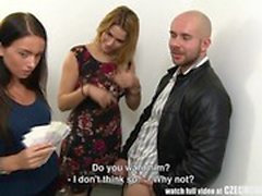 Erstaunliche Brüste Teenager und ihr BF Geld bekommt für Public Sex