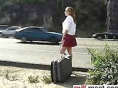 Ученица Hitchhiker превращено половой Славянка - встретить ее В MILF-