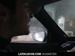 LatinLeche - Таксист сосет латинская член, трахают за деньги