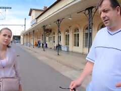 Hunt4k. Hunter crochets avec Cutie sur la gare