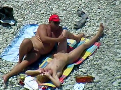 Public voyeur utomhus sex cumshot på stranden