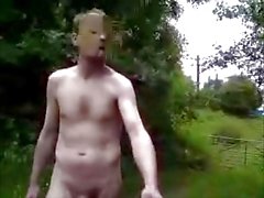 Nu in Public - Très longue marche dans les bois