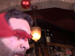 Puta Borracha se folla bir un tío en el bar plenas campanadas de Navidad