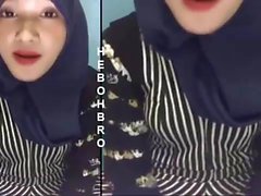 Hijab aime boire cum