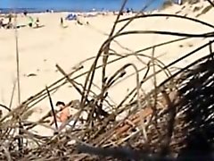 voyeuring mi preciosa sobrina en la playa desnuda