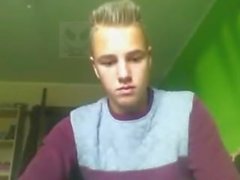 Dinamarquês 18 Yo Boy Blond Está Em Seu Quarto Em Casa E Jogador Cock On Cam